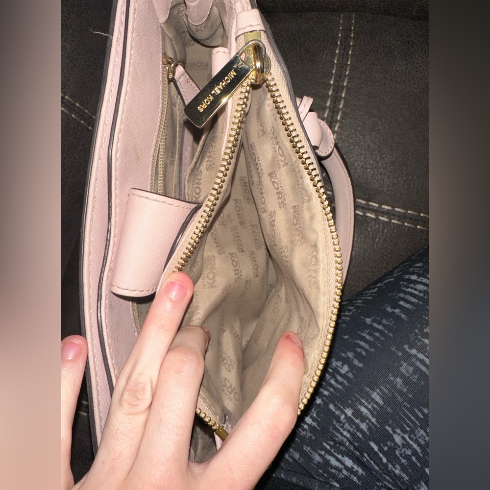 Beautiful gently used baby pink MK bag